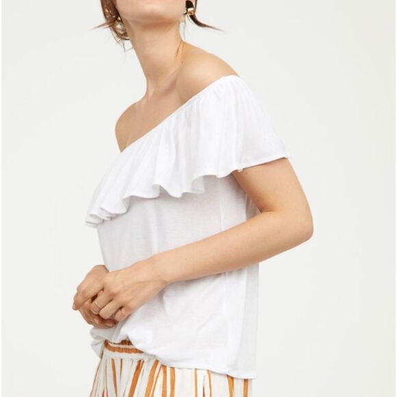 H&M White Off-the-Shoulder Top - Picture 1 of 7